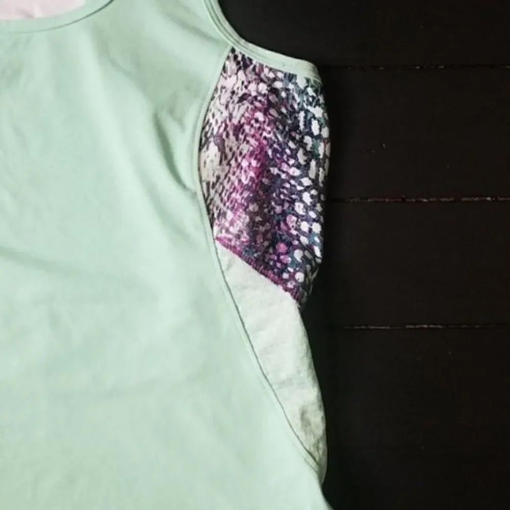 Fabletics tank top  - Picture 7 of 8